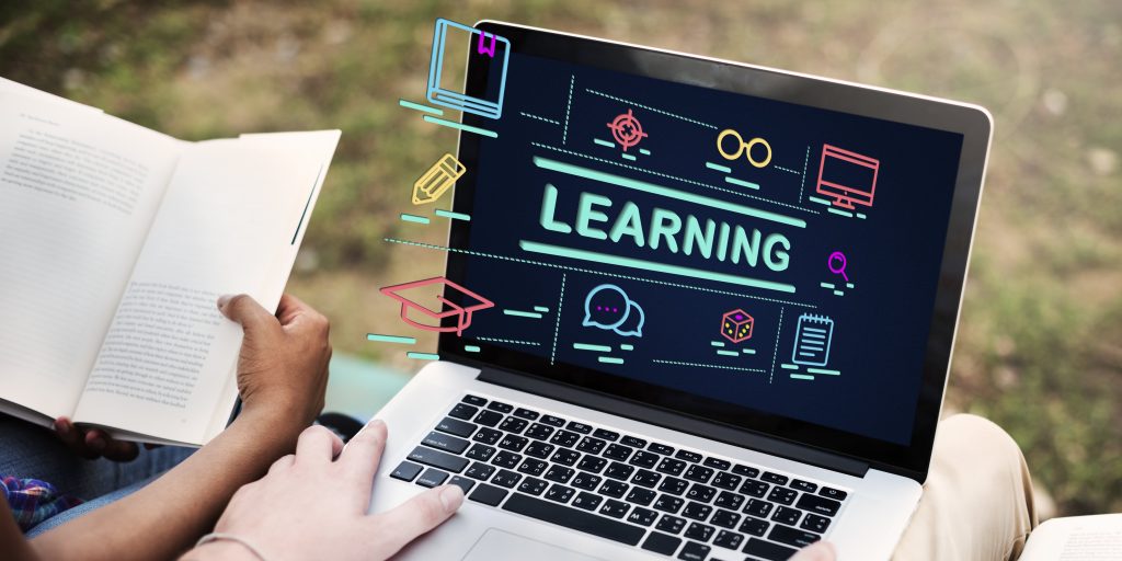 Peran Teknologi dalam Meningkatkan Kualitas Pendidikan di Era Digital
